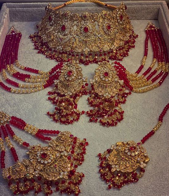 Elegant Gold Bridal Set